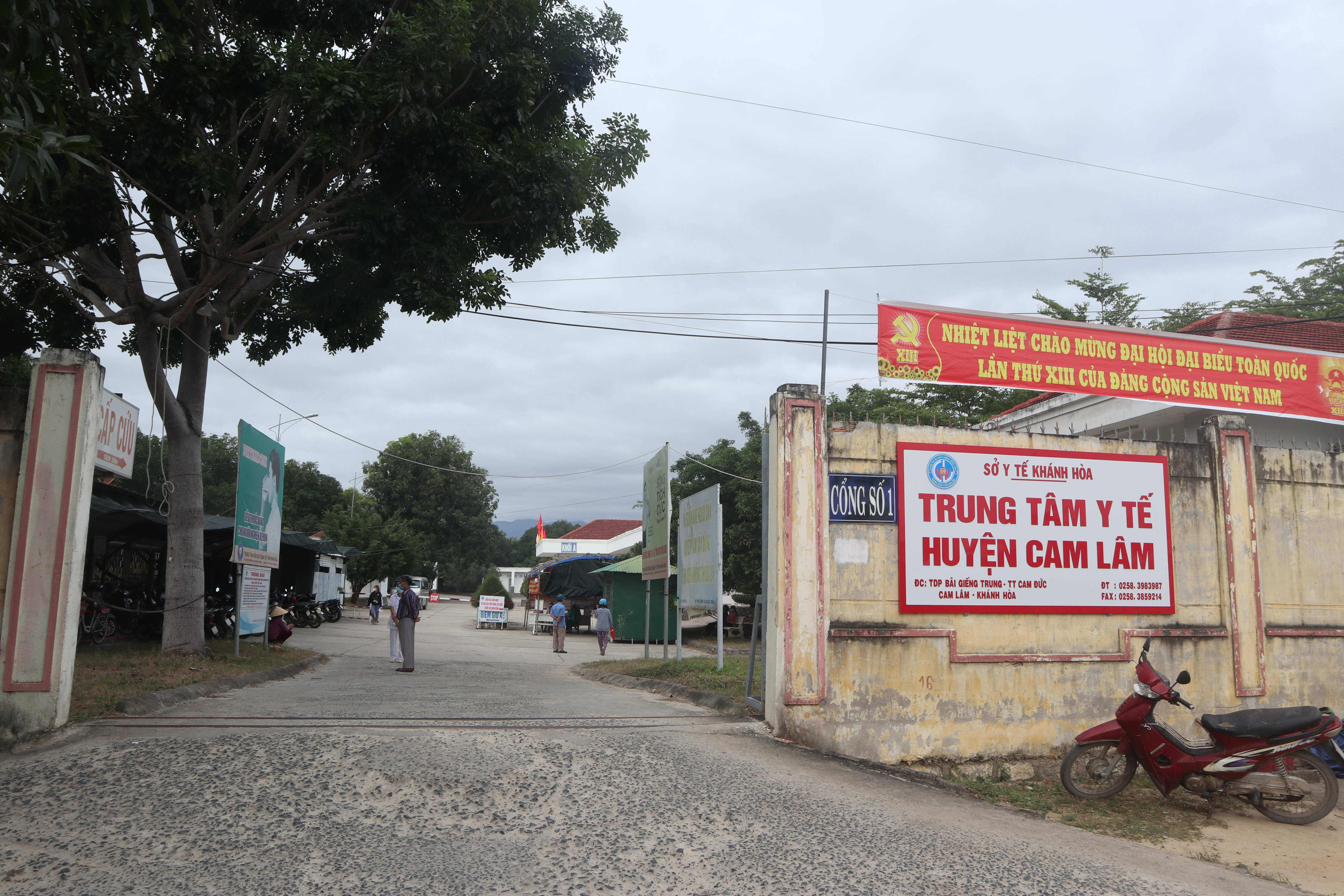 Thiết lập bệnh viện dã chiến tại Trung tâm Y tế huyện Cam Lâm